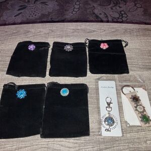 🎀 $6 - Snap Jewelry Keychains & Accessories Bags for Interchangeable Charms